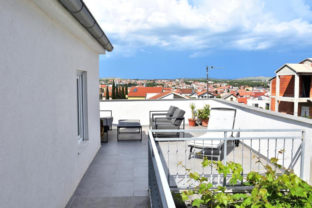 Apartment Leonora Vodice Eksteriør bilde