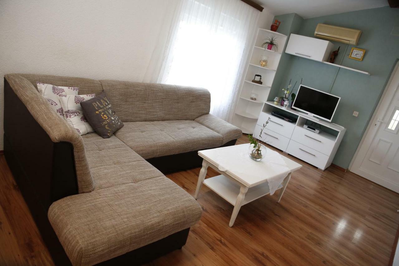Apartment Leonora Vodice Eksteriør bilde